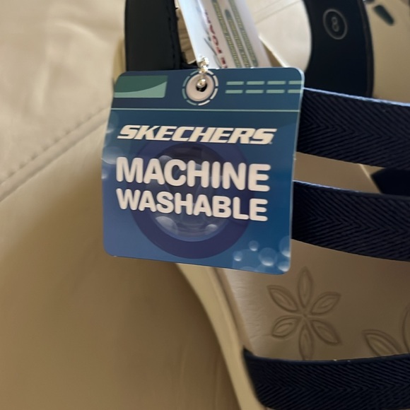 NWT Skechers Navy Blue Strappy Sandals - Picture 7 of 9